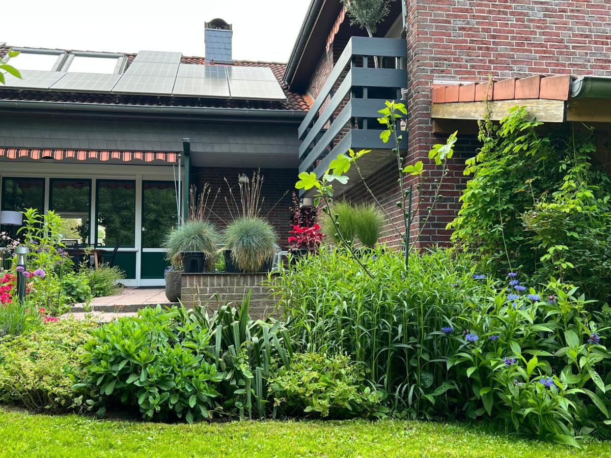 Aussergewoehnliches Haus Mit Sauna, Kamin Und Garten Wilhelmshaven Exterior foto